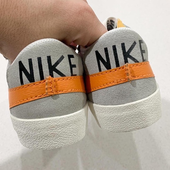 🤍🧡🐰 New Nike Blazer Low White Orange Sneakers - Picture 3 of 3